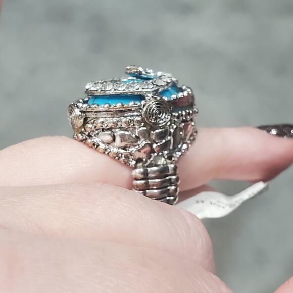 Large faux turquoise Adustable silver Tone ring - Picture 4 of 5